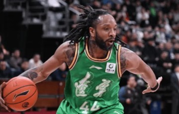 完美体育官网-威尔斯全场投篮22中15，罚球2中1得到33分4篮板3助攻1抢断